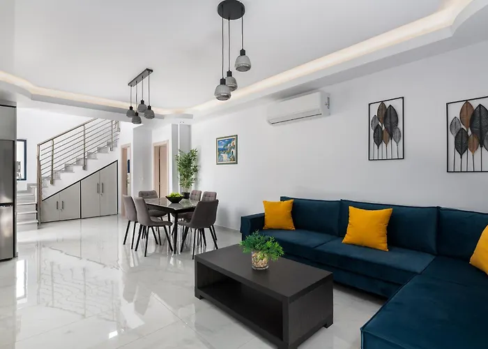 Oasis Luxury 2 וילה עיר רודוס