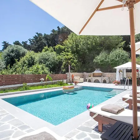 فيلة Oasis Luxury 2 *