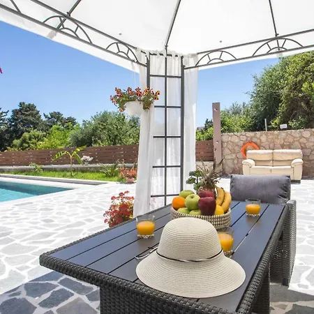 Oasis Luxury 2 Βίλα *